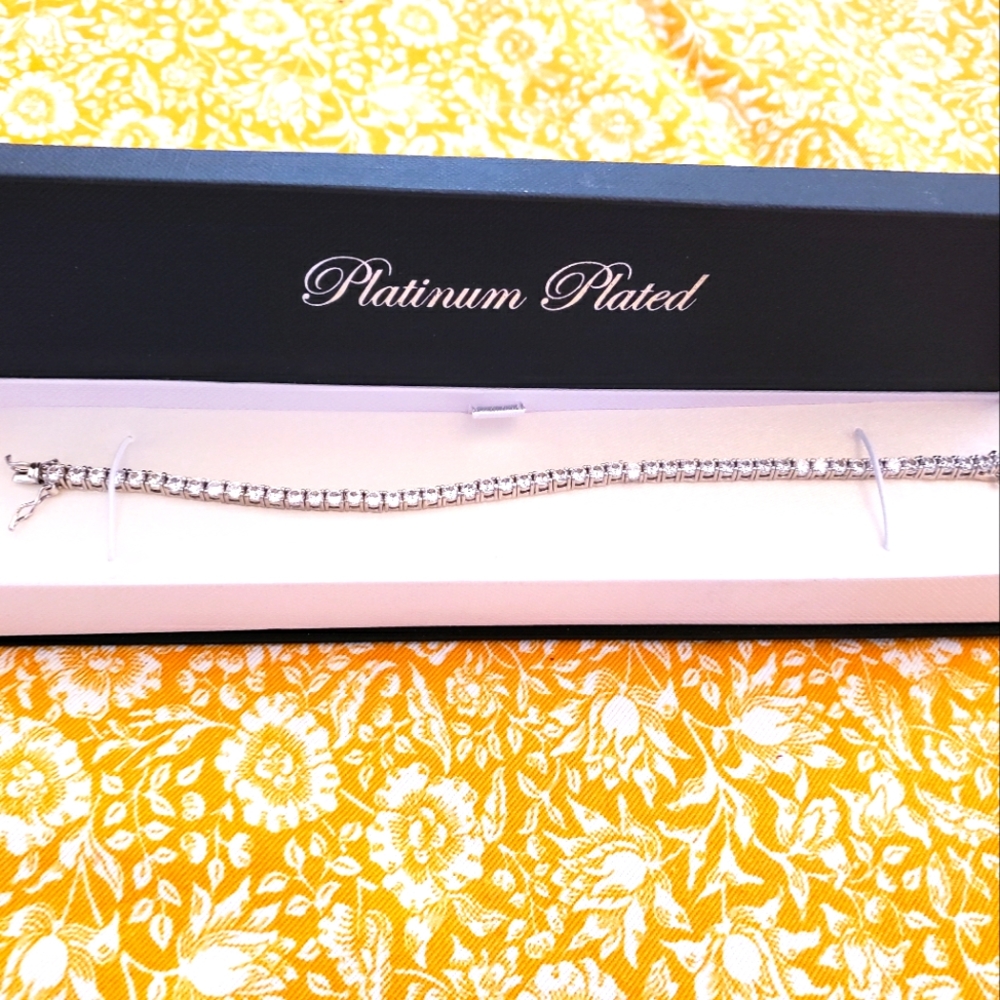GOLD COAST platinum plated tennis  bracelet 7 in. clean white stones NIB